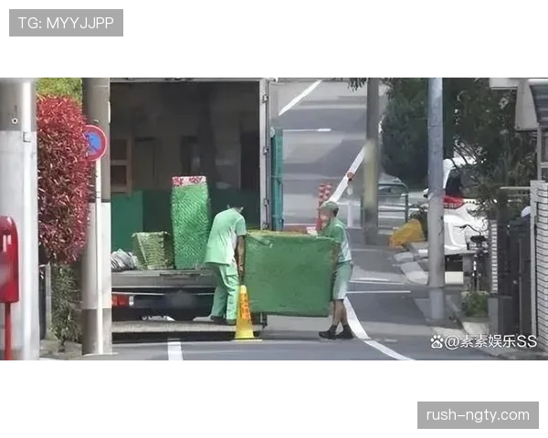 陶菲克又晒豪宅，朋友群里我默默把房贷计算器打开了